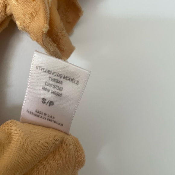 Final Touch size small yellow textured flutter sleeve top - Picture 5 of 6